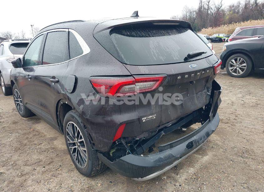 Photo 6 of 2023 Ford Escape PHEV (VIN 1FMCU0E14PUA19071)