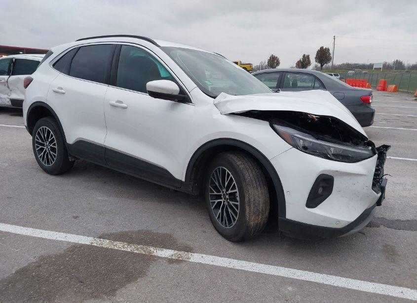2023 Ford Escape PHEV (VIN 1FMCU0E16PUA43890) main photo