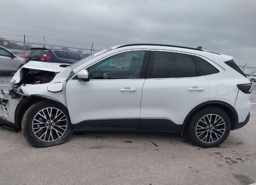 Photo 14 of 2023 Ford Escape PHEV (VIN 1FMCU0E16PUA43890)