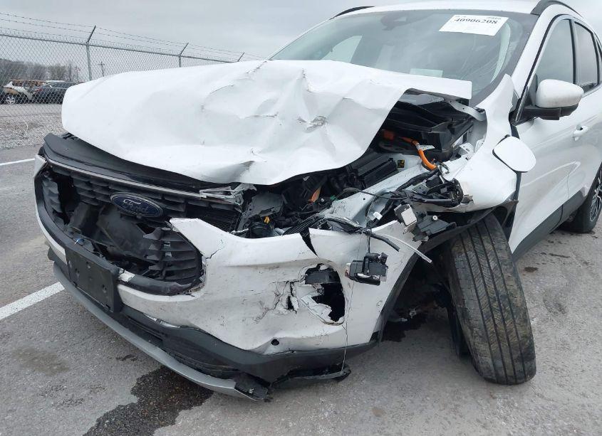 Photo 6 of 2023 Ford Escape PHEV (VIN 1FMCU0E16PUA43890)