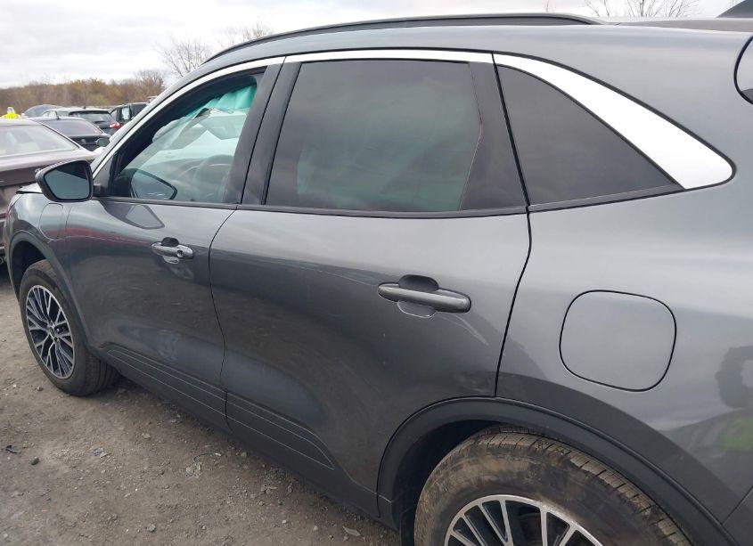 Photo 14 of 2023 Ford Escape PHEV (VIN 1FMCU0E19PUA01522)