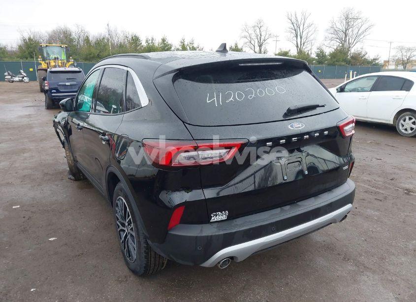 Photo 3 of 2024 Ford Escape PHEV (VIN 1FMCU0E1XRUA14265)