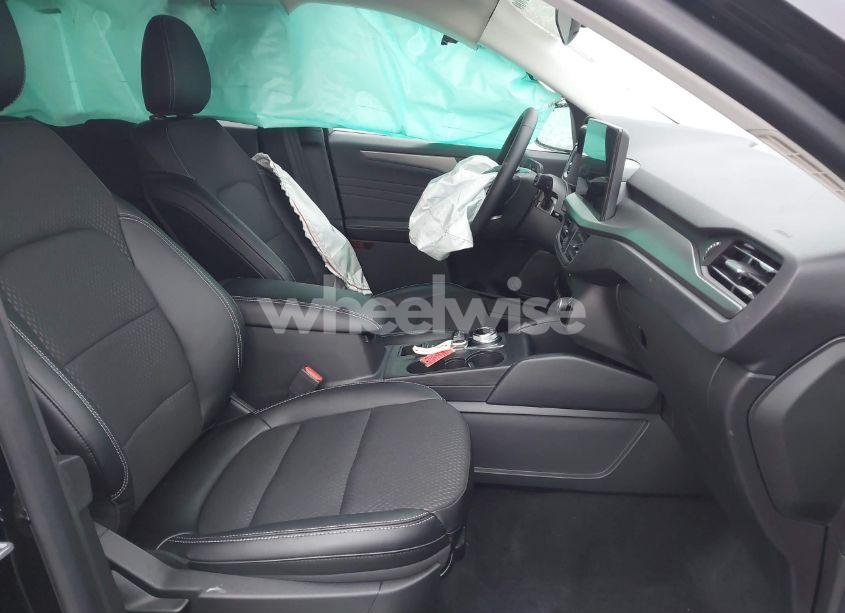 Photo 5 of 2024 Ford Escape PHEV (VIN 1FMCU0E1XRUA14265)