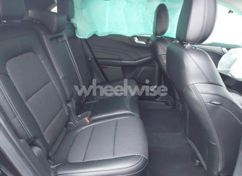 Photo 8 of 2024 Ford Escape PHEV (VIN 1FMCU0E1XRUA14265)