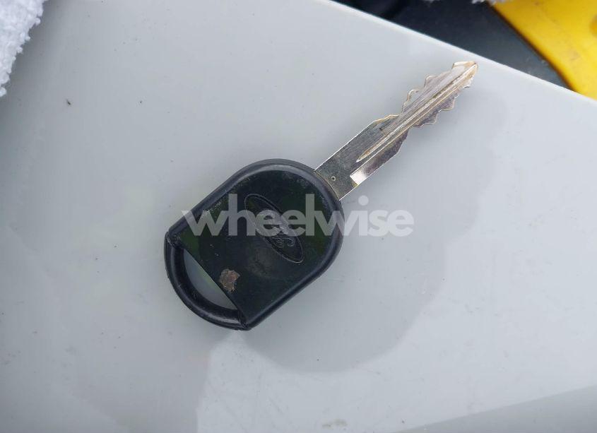 Photo 11 of 2010 Ford Escape LIMITED (VIN 1FMCU0E70AKC03236)