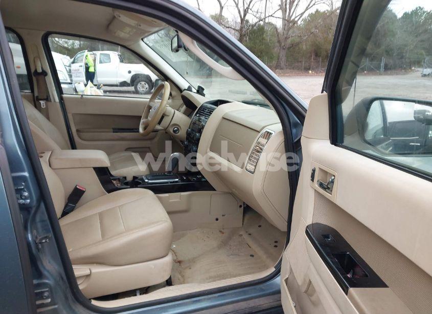 Photo 5 of 2011 Ford Escape LIMITED (VIN 1FMCU0E73BKA53172)