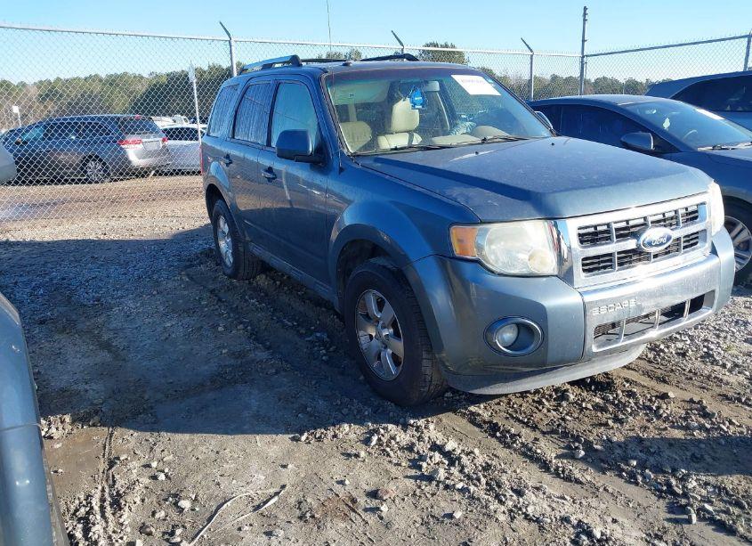 2010 Ford Escape LIMITED (VIN 1FMCU0E75AKB66765) main photo