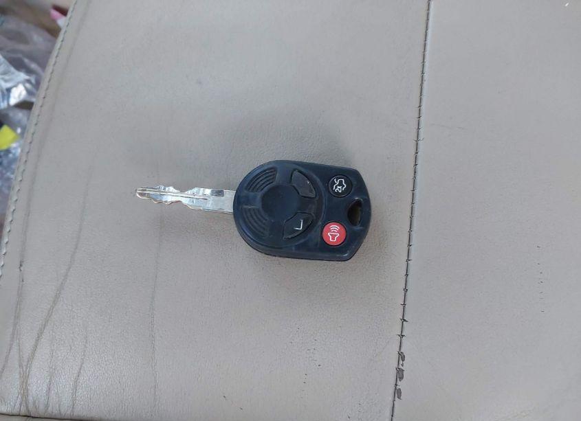 Photo 11 of 2010 Ford Escape LIMITED (VIN 1FMCU0E79AKB82368)