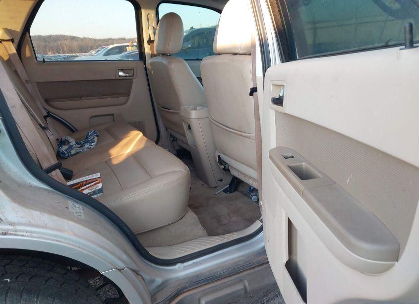 Photo 8 of 2010 Ford Escape LIMITED (VIN 1FMCU0E79AKB82368)