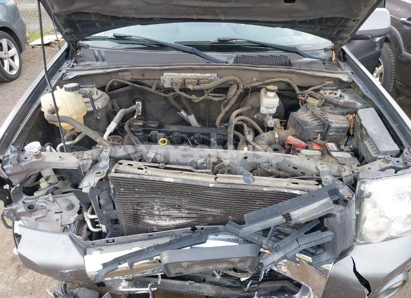 Photo 10 of 2011 Ford Escape LIMITED (VIN 1FMCU0E79BKA28017)