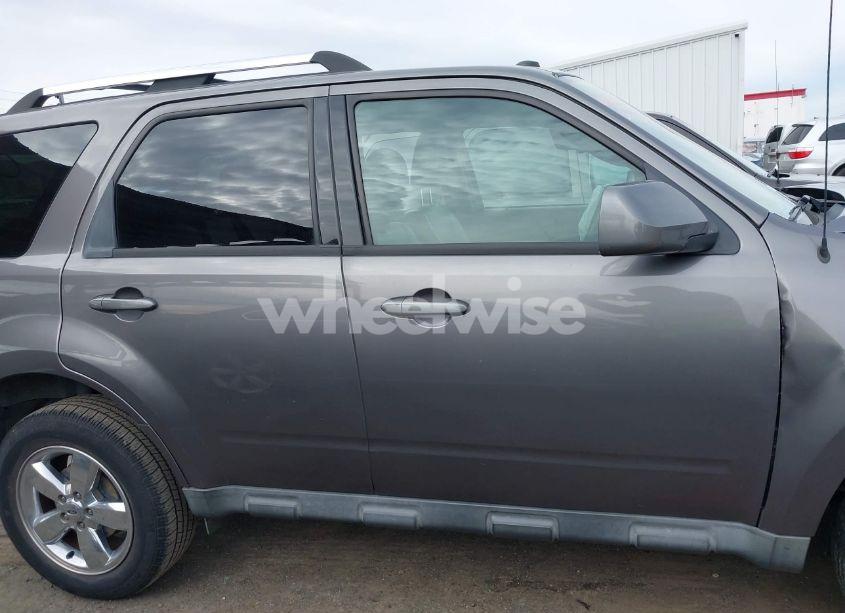 Photo 13 of 2011 Ford Escape LIMITED (VIN 1FMCU0E79BKA28017)