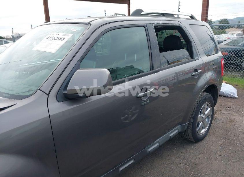 Photo 14 of 2011 Ford Escape LIMITED (VIN 1FMCU0E79BKA28017)