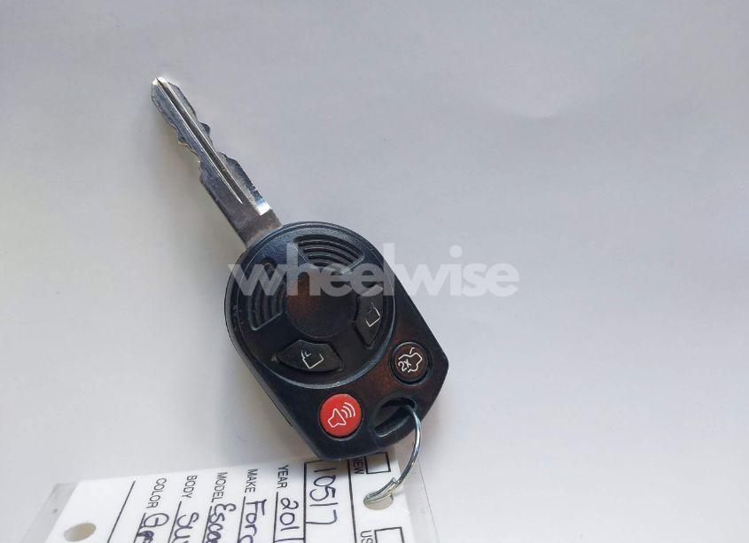 Photo 11 of 2011 Ford Escape LIMITED (VIN 1FMCU0E79BKB58671)