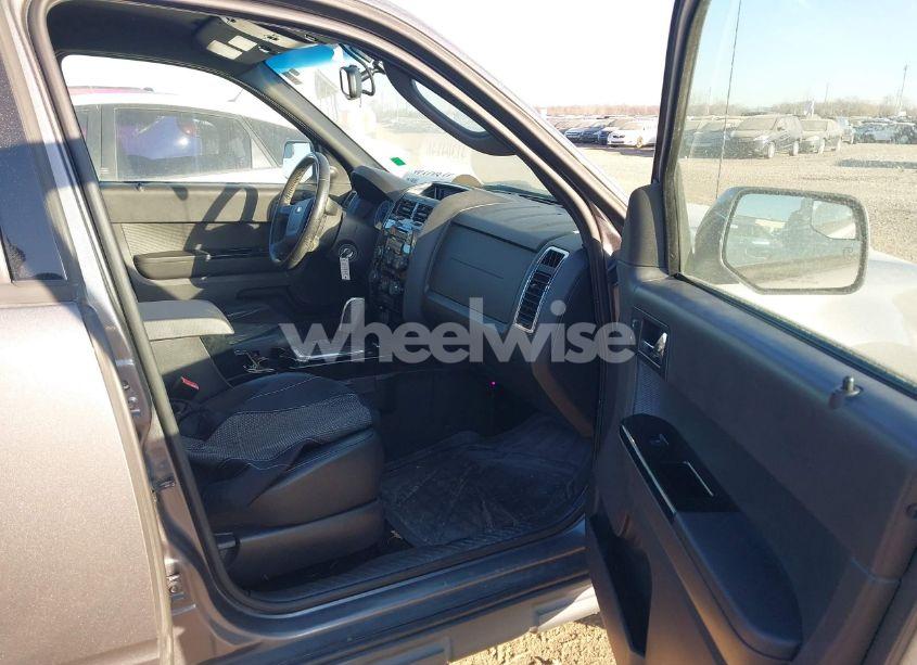 Photo 5 of 2011 Ford Escape LIMITED (VIN 1FMCU0E79BKB58671)