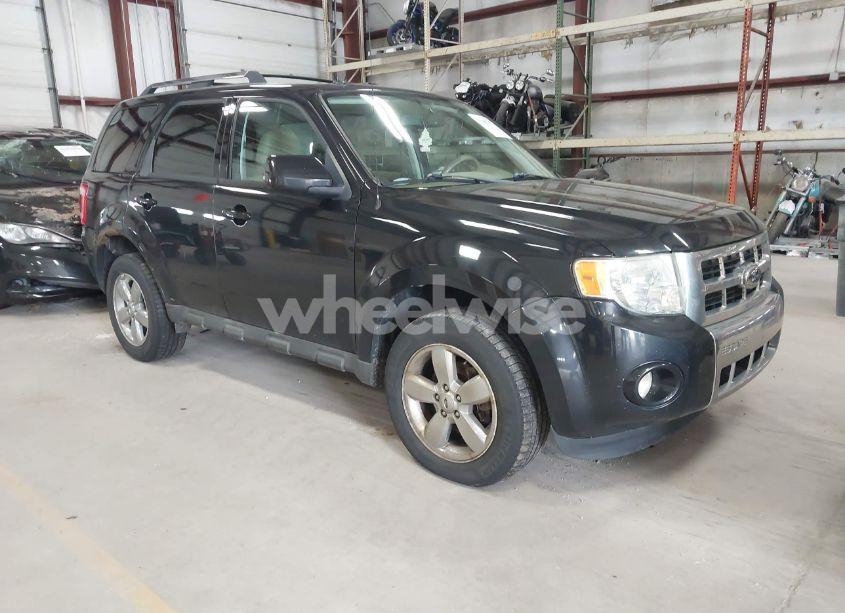 2011 Ford Escape LIMITED (VIN 1FMCU0EG0BKB30015) main photo