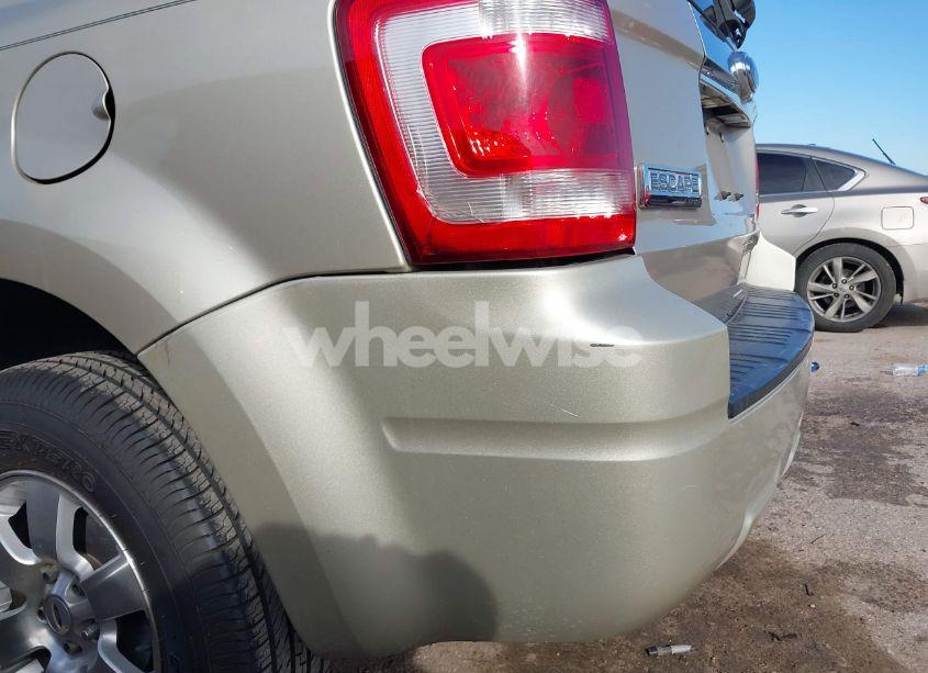 Photo 14 of 2010 Ford Escape LIMITED (VIN 1FMCU0EG1AKC60562)