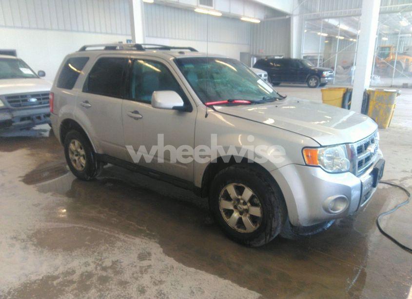 2010 Ford Escape LIMITED (VIN 1FMCU0EG5AKB89186) main photo