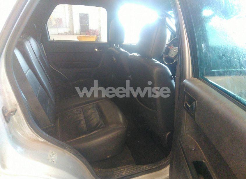 Photo 8 of 2010 Ford Escape LIMITED (VIN 1FMCU0EG5AKB89186)