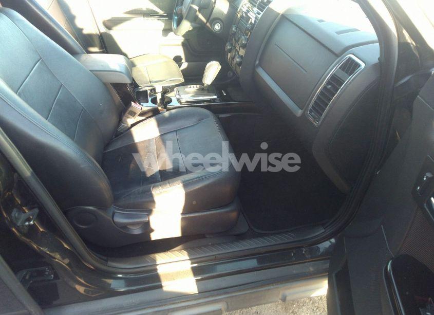 Photo 5 of 2010 Ford Escape LIMITED (VIN 1FMCU0EG6AKC23197)