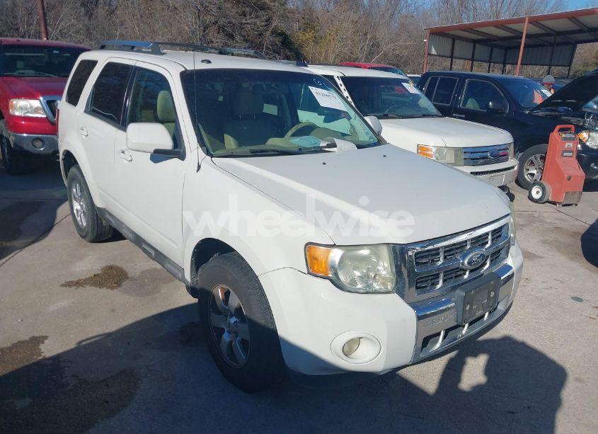 2011 Ford Escape LIMITED (VIN 1FMCU0EG6BKA15211) main photo