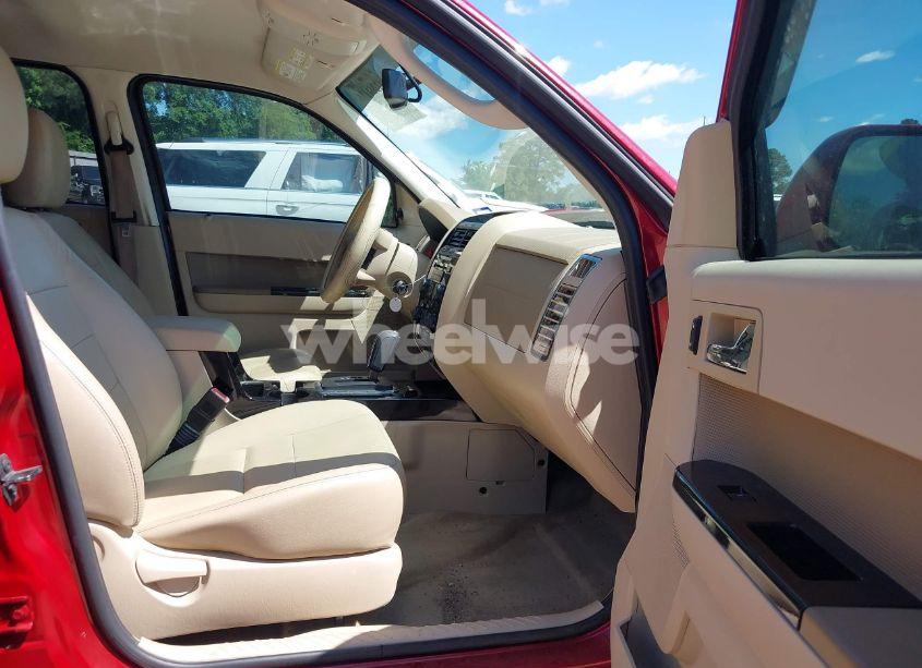 Photo 5 of 2011 Ford Escape LIMITED (VIN 1FMCU0EG7BKC18902)