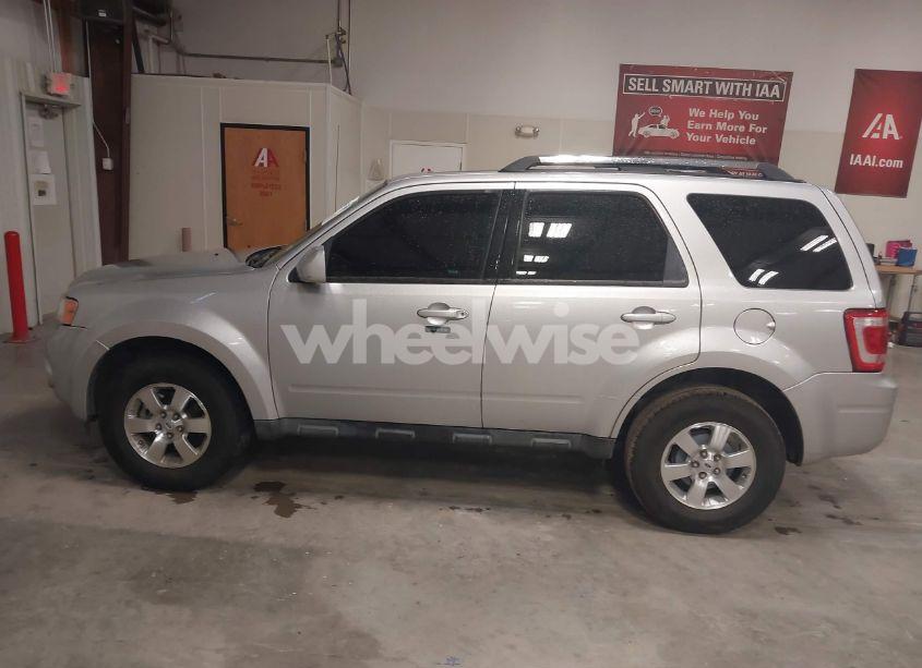 Photo 14 of 2010 Ford Escape LIMITED (VIN 1FMCU0EG9AKB31680)