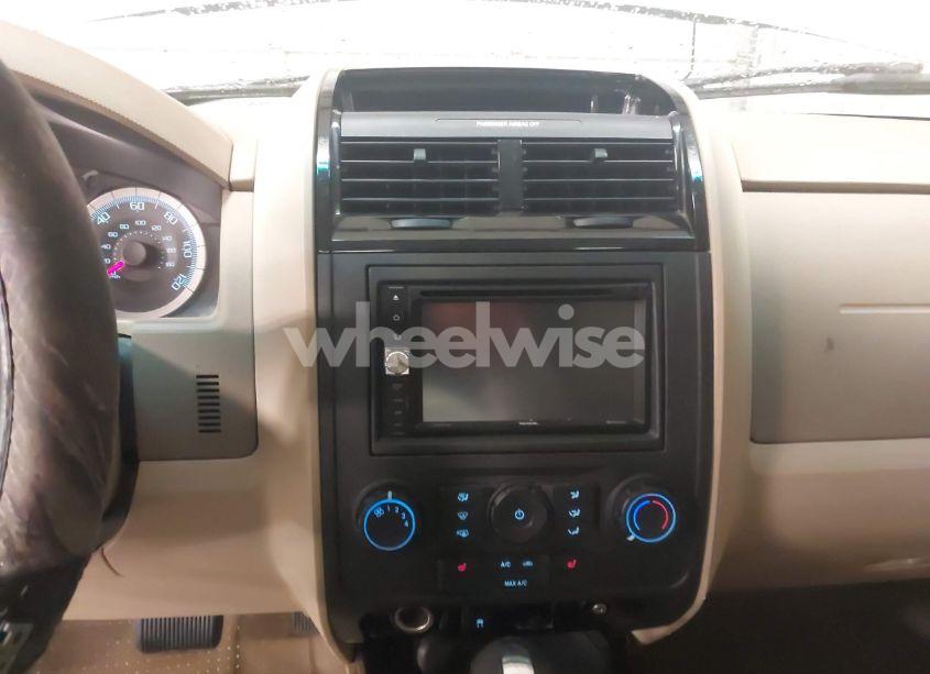 Photo 17 of 2010 Ford Escape LIMITED (VIN 1FMCU0EG9AKB31680)