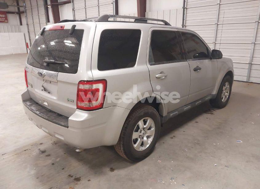 Photo 4 of 2010 Ford Escape LIMITED (VIN 1FMCU0EG9AKB31680)