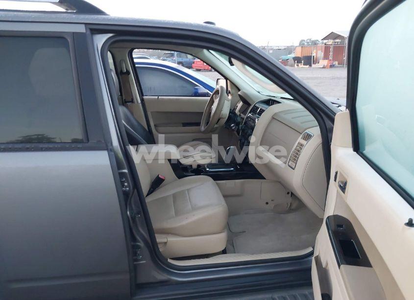 Photo 5 of 2011 Ford Escape LIMITED (VIN 1FMCU0EG9BKB32619)