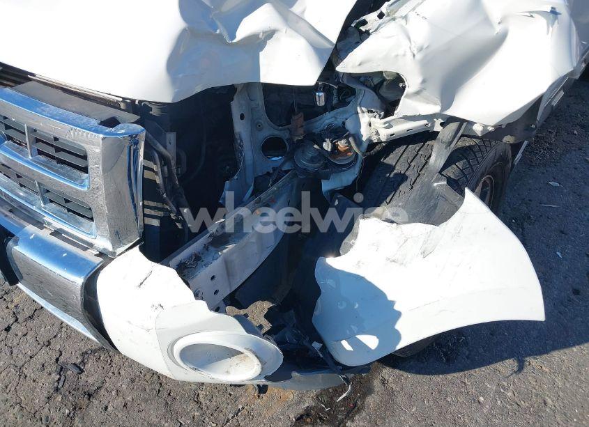 Photo 17 of 2010 Ford Escape LIMITED (VIN 1FMCU0EGXAKC17628)