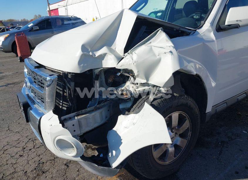 Photo 6 of 2010 Ford Escape LIMITED (VIN 1FMCU0EGXAKC17628)