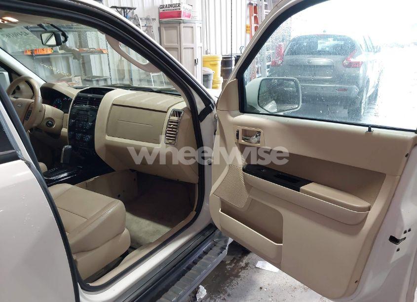 Photo 5 of 2010 Ford Escape LIMITED (VIN 1FMCU0EGXAKD16384)