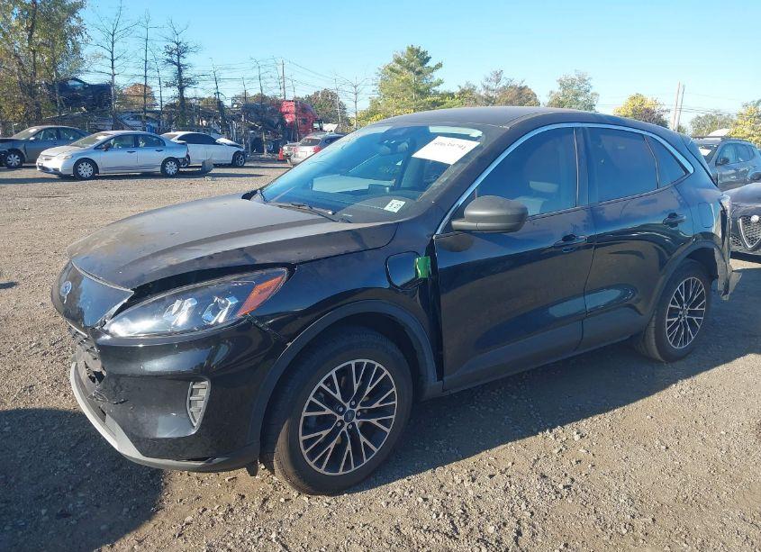 Photo 2 of 2022 Ford Escape SE PLUG-IN HYBRID (VIN 1FMCU0EZ7NUA23277)