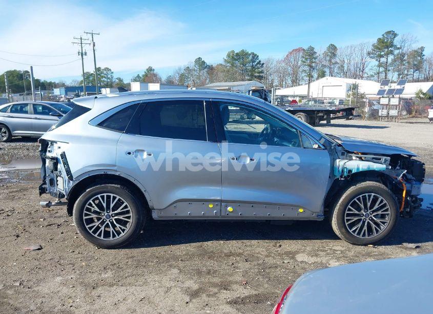 Photo 14 of 2022 Ford Escape SE PLUG-IN HYBRID (VIN 1FMCU0EZ9NUB79515)