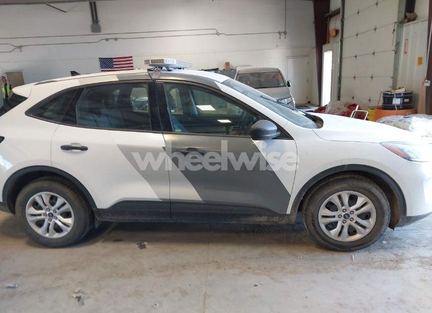 Photo 13 of 2020 Ford Escape S (VIN 1FMCU0F60LUA63492)