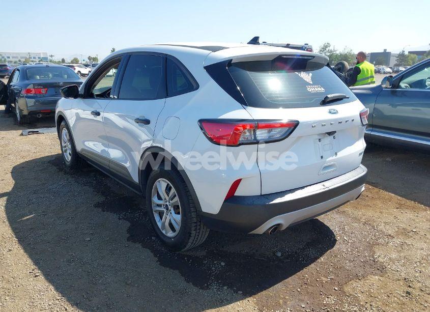 Photo 3 of 2020 Ford Escape S (VIN 1FMCU0F60LUA84424)