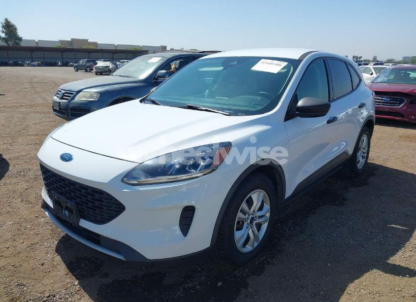 Photo 6 of 2020 Ford Escape S (VIN 1FMCU0F60LUA84424)