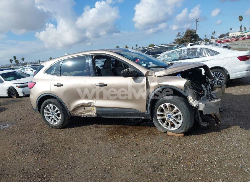 Photo 13 of 2021 Ford Escape S (VIN 1FMCU0F60MUA29652)