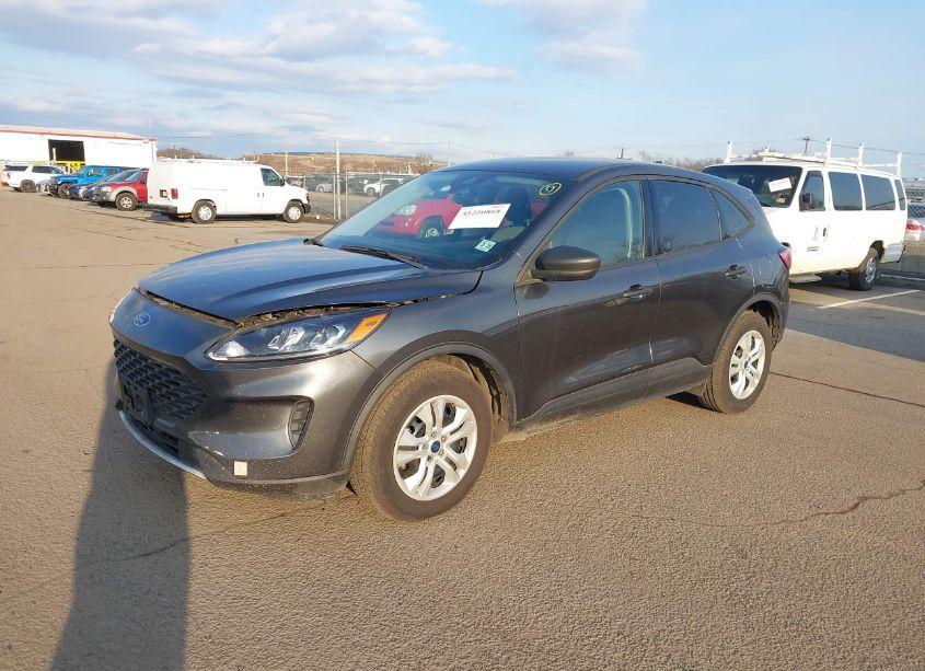 Photo 2 of 2020 Ford Escape S (VIN 1FMCU0F61LUB25109)