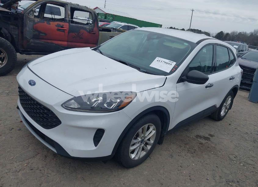 Photo 2 of 2020 Ford Escape S (VIN 1FMCU0F62LUB96397)