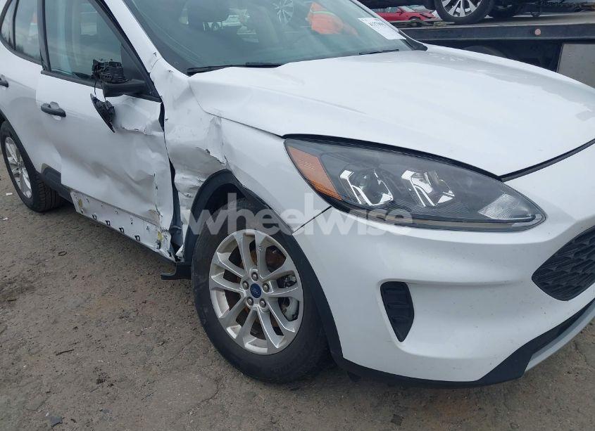 Photo 6 of 2020 Ford Escape S (VIN 1FMCU0F62LUB96397)