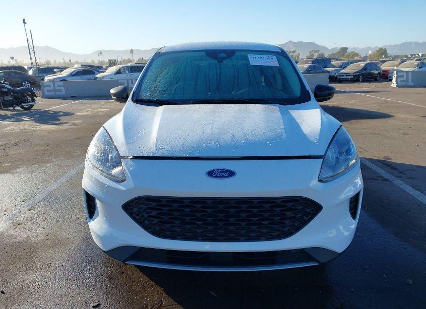 Photo 2 of 2022 Ford Escape S (VIN 1FMCU0F62NUA33686)