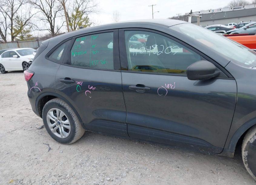 Photo 13 of 2020 Ford Escape S (VIN 1FMCU0F63LUC25356)