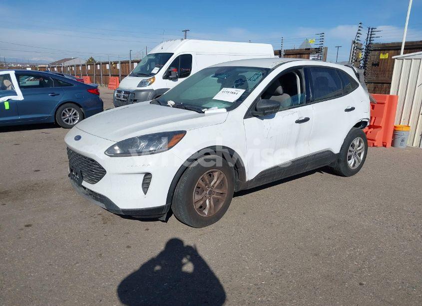 Photo 2 of 2022 Ford Escape S (VIN 1FMCU0F63NUB32162)