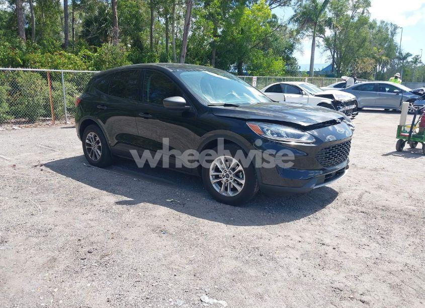 2022 Ford Escape S (VIN 1FMCU0F63NUB70636) main photo