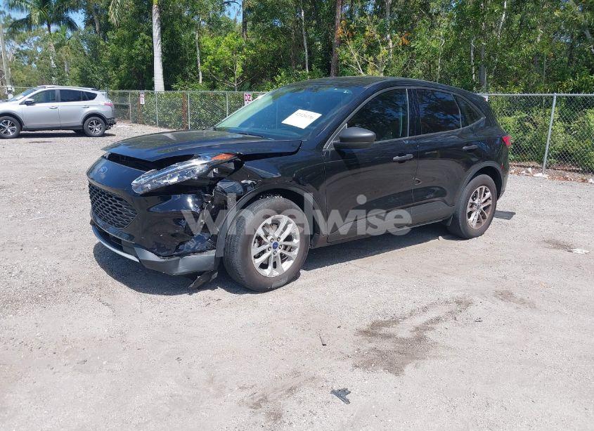 Photo 2 of 2022 Ford Escape S (VIN 1FMCU0F63NUB70636)