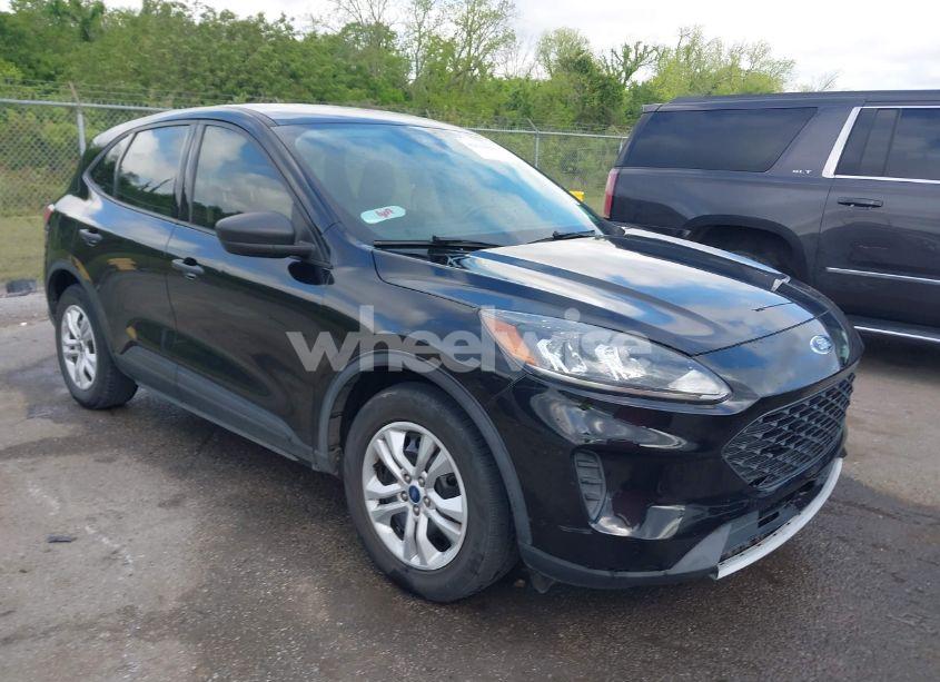 2020 Ford Escape S (VIN 1FMCU0F64LUB57570) main photo
