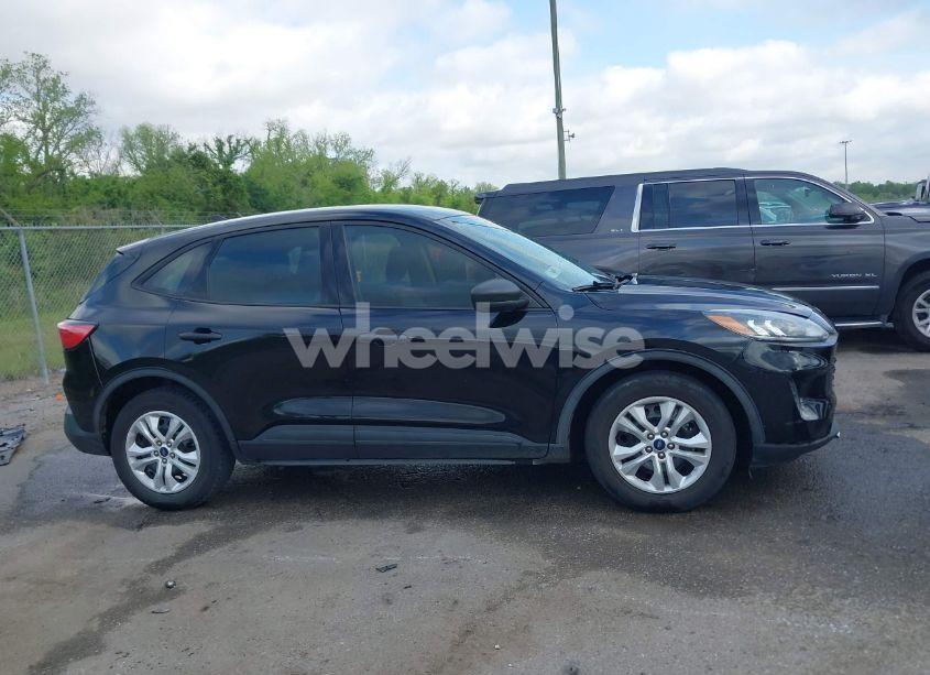 Photo 13 of 2020 Ford Escape S (VIN 1FMCU0F64LUB57570)