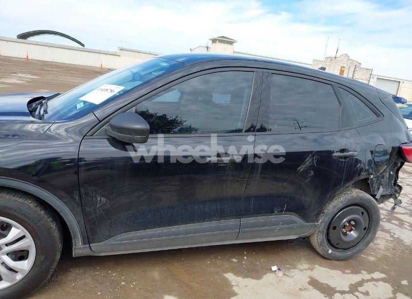 Photo 14 of 2021 Ford Escape S (VIN 1FMCU0F64MUA04351)