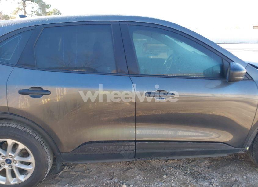Photo 14 of 2020 Ford Escape S (VIN 1FMCU0F65LUB65841)